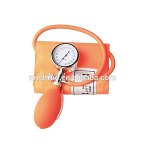 Ce/ISO Approved Hot Sale Medical Palm Type Aneroid Sphygmomanometer (MT01029351)